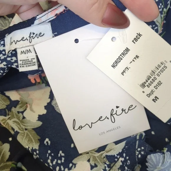 Nordstrom Love, Fire navy floral sleeveless v neck midi dress - Picture 5 of 7